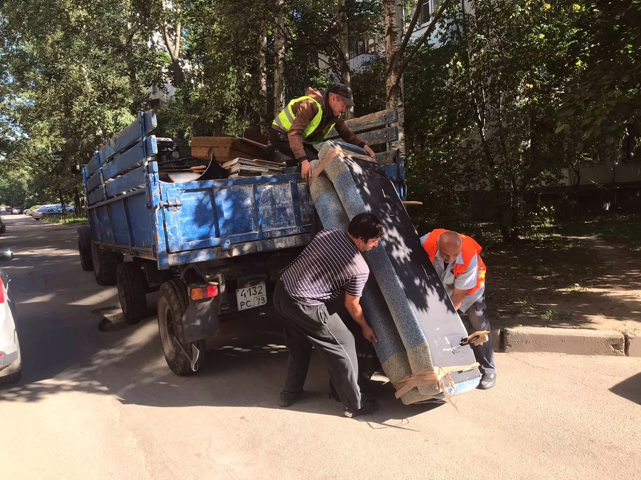 Профессиональный вывоз крупногабаритного мусора в Черняховске в октябре