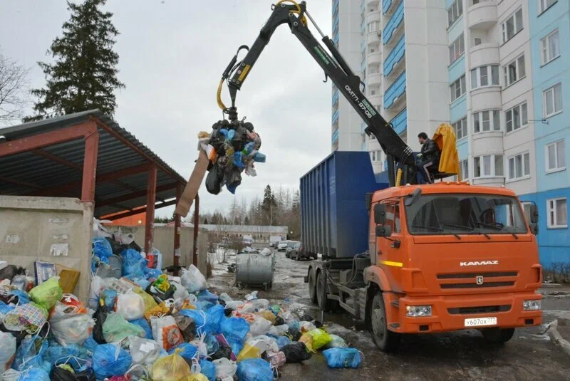 Вывоз бытового мусора в Черняховске с погрузкой в октябре