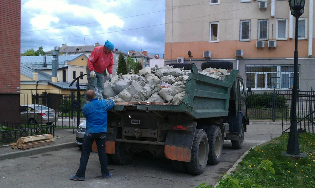 Вывоз строительного мусора в Черняховске от 1677 руб. – ПроМусор