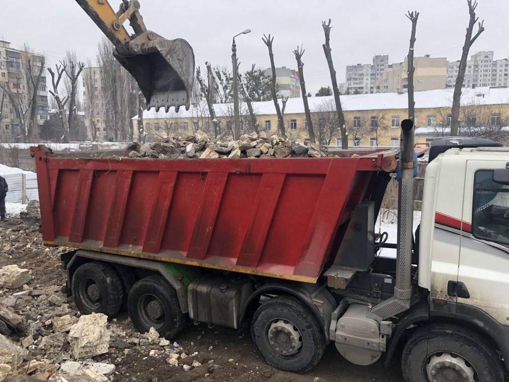 Вывоз мусора Камазом в Черняховске в октябре