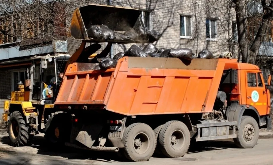 Вывоз мусора грузовым фургоном 5 тонн в Черняховске – ПроМусор, аренда, цена от 1624 руб