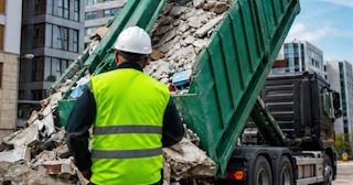 Вывоз строительного мусора в Черняховске: услуги лицензированной компании — ПроМусор